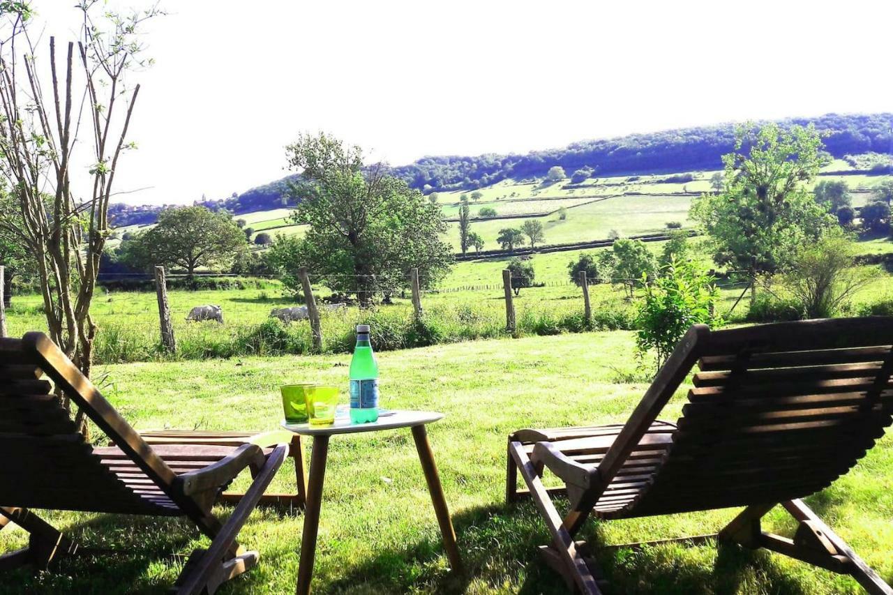 Gite Des Quatre Chemins La Vineuse Luaran gambar