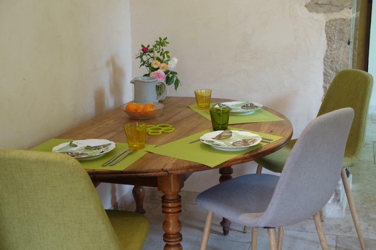 Gite Des Quatre Chemins La Vineuse Luaran gambar